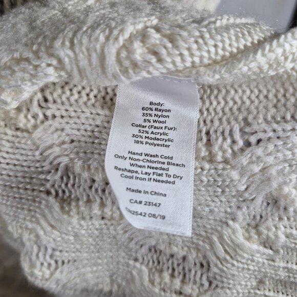 Talbots Sweater Womens M/L Ivory Cable Knit Poncho Faux Fur Collar Winter Cozy - Picture 4 of 5